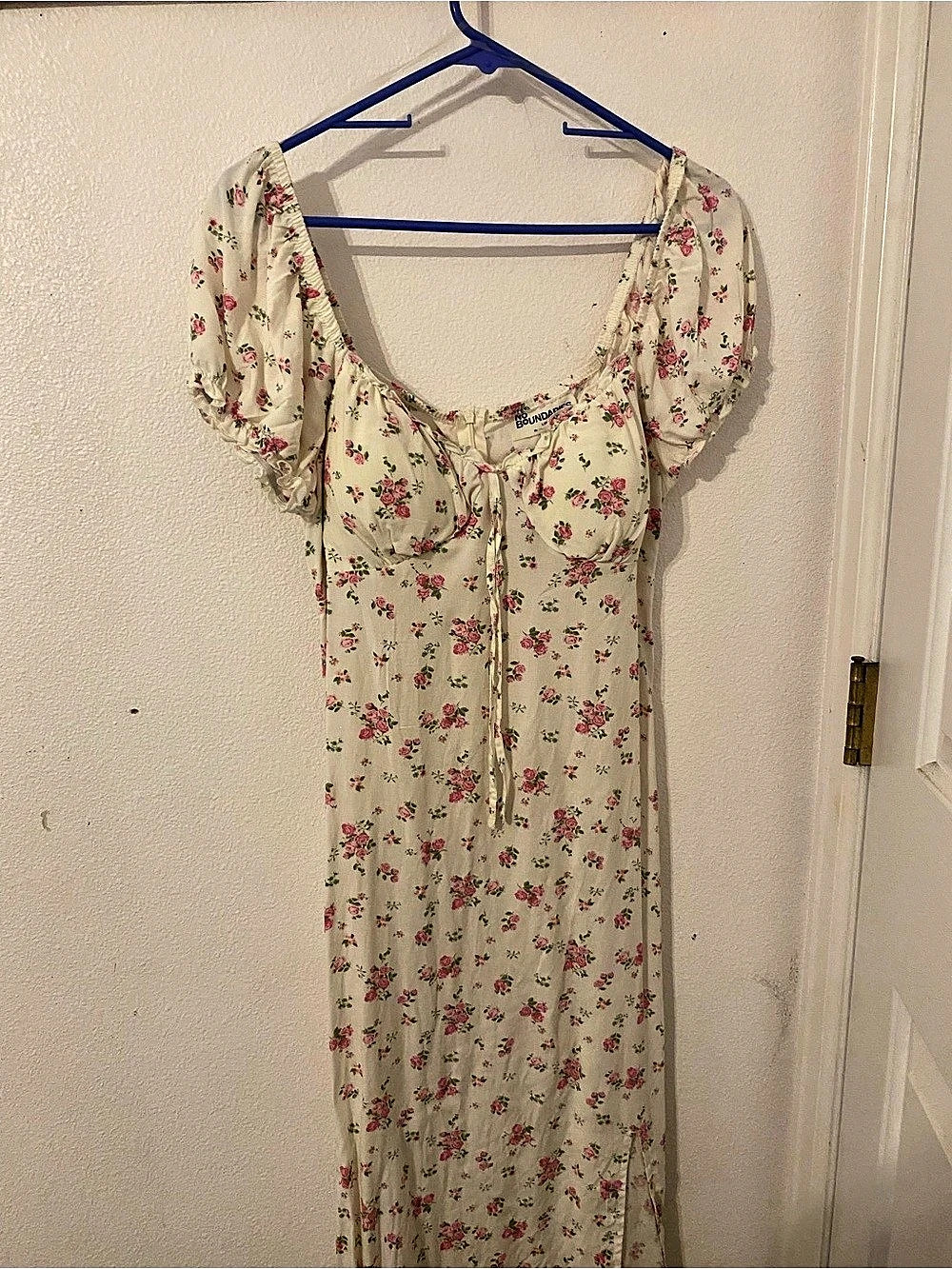 No Boundaries Floral Maxi Dress in Cream & Pink Size Large Like New